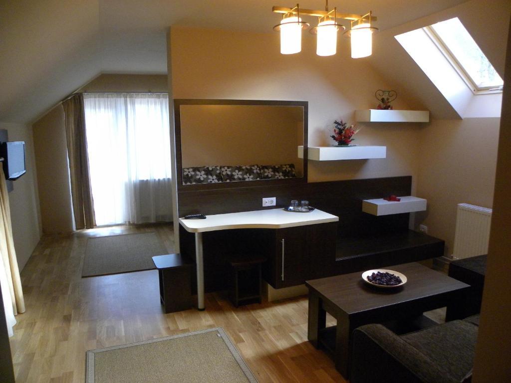 ホテル Casa Enescu ブラン 部屋 写真